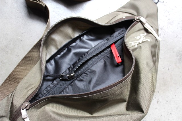 Arc'teryx　AXIOS 4 Crossbody