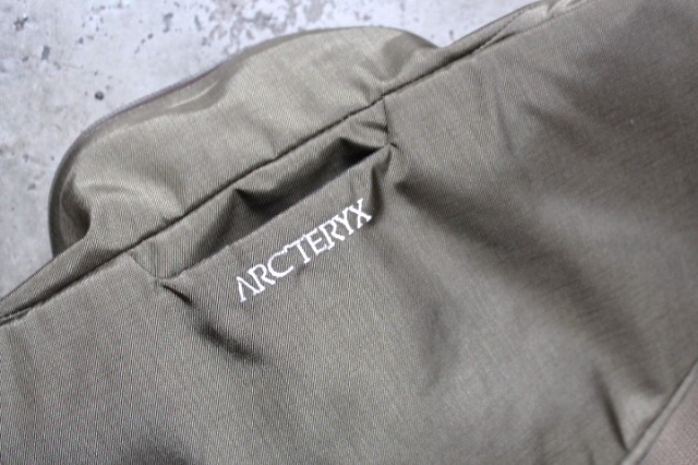 Arc'teryx　AXIOS 4 Crossbody