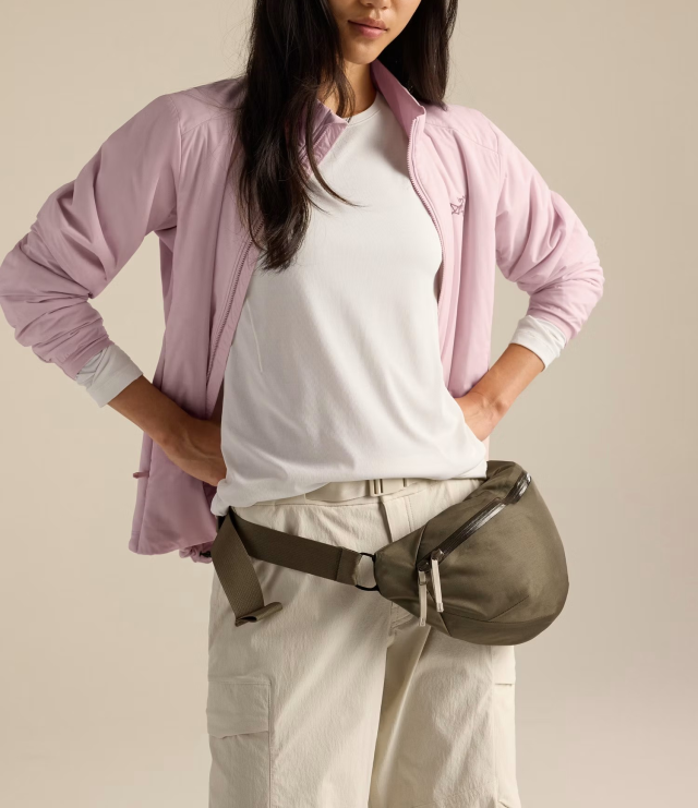 Arc'teryx　AXIOS 4 Crossbody