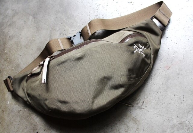 Arc'teryx　AXIOS 4 Crossbody