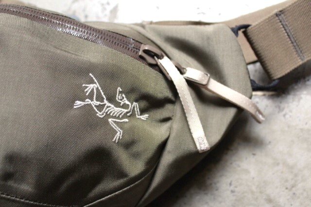 Arc'teryx　AXIOS 4 Crossbody