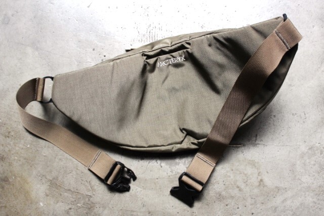 Arc'teryx　AXIOS 4 Crossbody