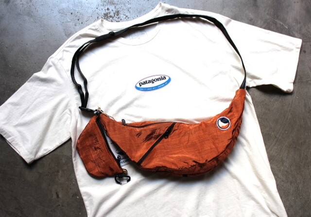 Ticket To The Moon SLING BAG プレミアム